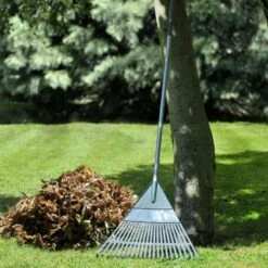 Balai à Gazon En Plastique - Balai à Feuilles 7 Balai à Gazon En Plastique - Balai à Feuilles -Intexoo Shop balai a gazon en plastique balai a feuilles 3