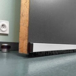 Bas De Porte Brosse Avec Rail Aluminium -Intexoo Shop bas de porte brosse avec rail aluminium 4