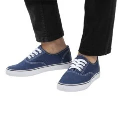 Chaussures En Toile 6 Chaussures En Toile -Intexoo Shop chaussures en toile blanche ou bleue 2